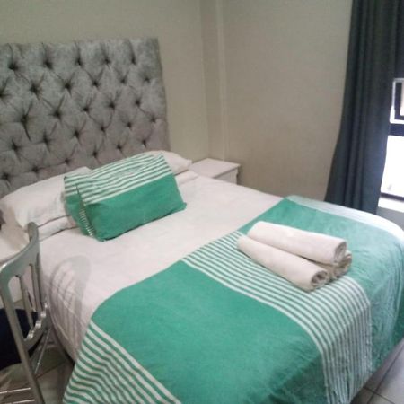 La One Rosebank Stay Johannesburg Exterior photo