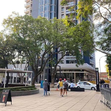 La One Rosebank Stay Johannesburg Exterior photo